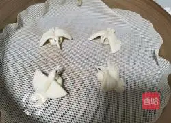 Illustration of how to make bird steamed buns 11