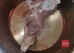 Illustration of how to make bone soup 1