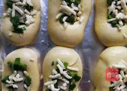 Illustration of how to make chive cheese buns 16