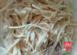 Illustration of a simple recipe for potato egg pancakes 3