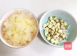 Papaya, Tremella and Lotus Seed Soup Recipe Illustration 2