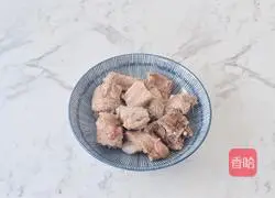 Illustration of how to make kelp and pork ribs soup 3