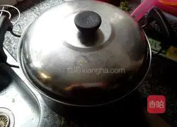 Illustration of making homemade sweet wine 9