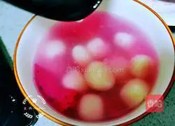 Illustration of how to make dragon fruit dumpling soup 8