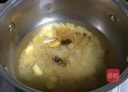 Illustration of how to make donkey-hide gelatin and white fungus soup 2