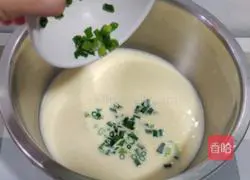 Illustration of how to make nutritious breakfast egg pancakes 7