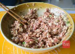 Illustration of making mushroom meat buns 2