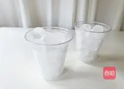 Illustration of how to make raw coconut latte 4