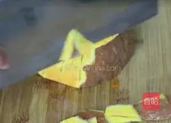 Illustration of how to make heart pumpkin cake 1