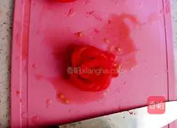 Illustration of how to make tomato roses 5
