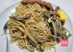 Illustration of how to make black pepper beef fillet pasta 5