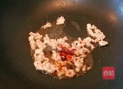 Illustration of how to make shredded pork and egg custard 8