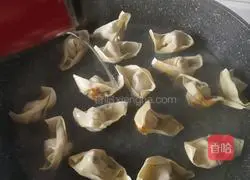 Illustration of how to make fried wontons 6