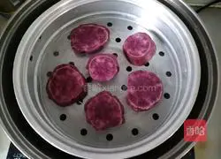 Illustration of how to make purple sweet potato cake 1