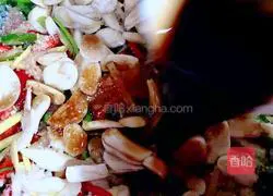 Illustration of how to make passion fruit and lemon soaked claws 14