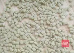 Illustration of how to make spiral noodles 8