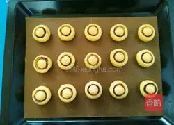 Illustration of how to make mushroom biscuits 12
