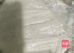 Illustration of how to make leek, egg and meat dumplings 3