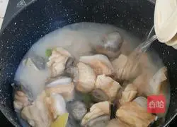 Illustration of how to make grouper tofu soup 4