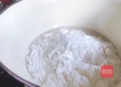 Illustration of how to make banana steamed buns 7