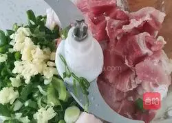 Illustration of how to make cabbage jade dumplings 5