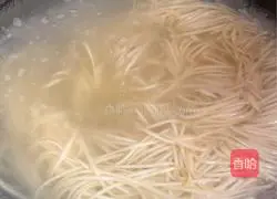 Illustration of how to make tomato meat sauce noodle soup 16