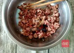 Illustration of how to make shredded radish meatball soup 1