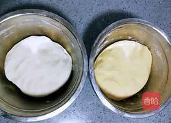 Illustration of how to make two-color flower rolls 8