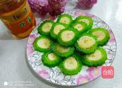 Illustration of how to make bitter melon and banana 8