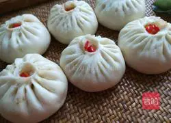 Xinwen Gourmet Carrot and Mutton Buns Recipe Illustration 13