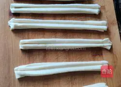 Illustration of how to make fried dough sticks 5