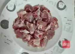 Lotus Root and Peanut Pork Ribs Soup Illustration of how to do it 1