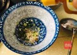 Illustration of making home version of wonton noodles 1