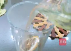 Illustration of how to make lemon and wolfberry tea 8