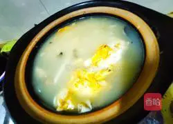 Illustration of how to make crucian carp and egg soup 6