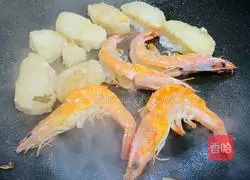 Illustration of how to make shrimp and fish noodles 4