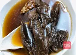 Illustration of how to stew aged dried radish (preserved vegetables) with bone soup 5