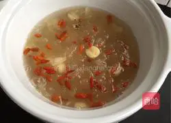 Lotus seed lily Illustration of how to make Tremella Soup 9