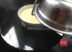 Illustration of how to make tender steamed eggs 11