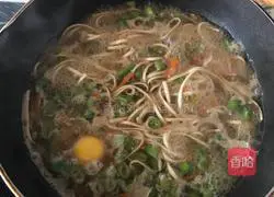 Illustration of making kidney bean noodles 13