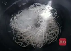 Fry Illustration of how to make noodles (noodle snacks) 2