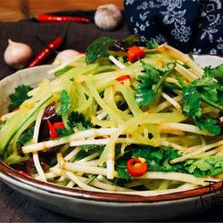 Houttuynia cordata mixed with green bamboo shoots