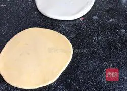 Illustration of how to make sunflower steamed buns 2