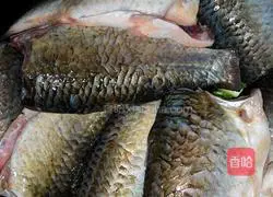 Illustration of braised crucian carp 3