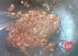 Illustration of how to make beef and tomato pasta 2