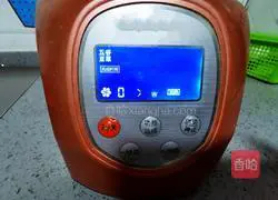 Illustration of how to make red dates and peanut soy milk 8