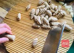 Rolled noodles Illustration of how to do it 1