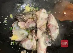 Illustration of how to make fish head tofu soup 5