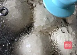 Illustration of how to make custard buns 25