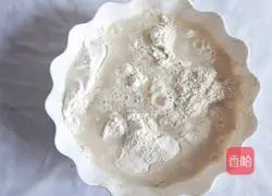 Illustration of how to make fried dough rolls 3